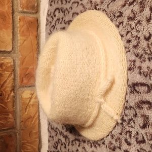 Vintage. Made in Italy. Stylish cream colored hat.
